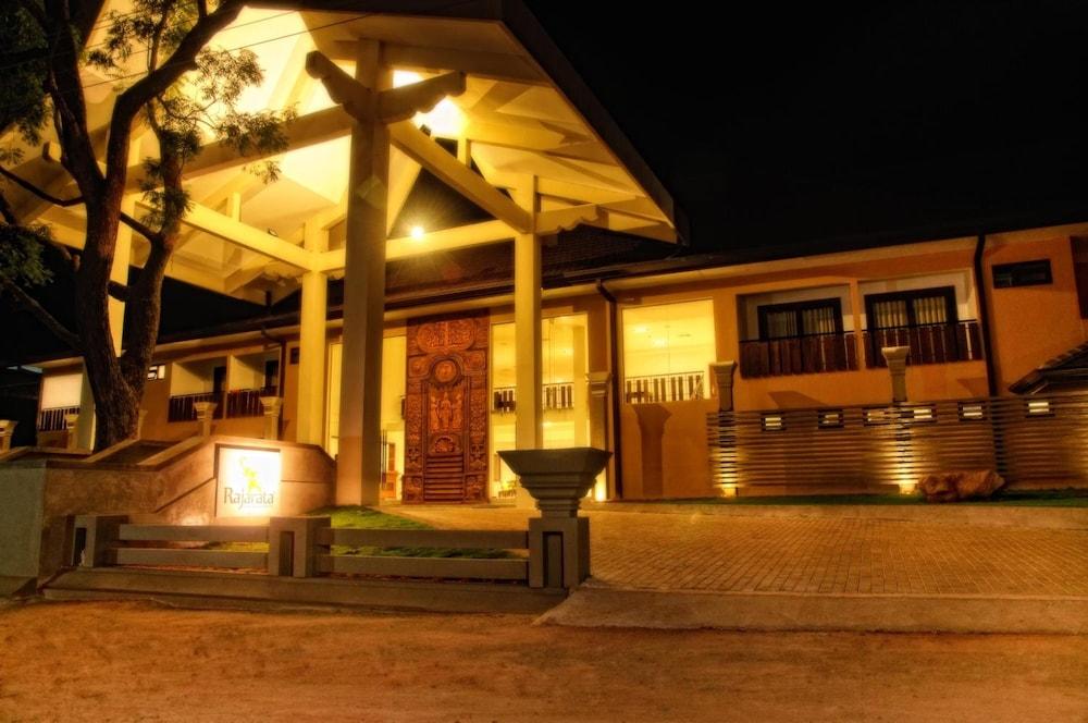 Rajarata Hotel Anurâdhapura Extérieur photo