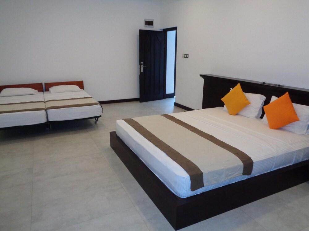 Rajarata Hotel Anurâdhapura Extérieur photo