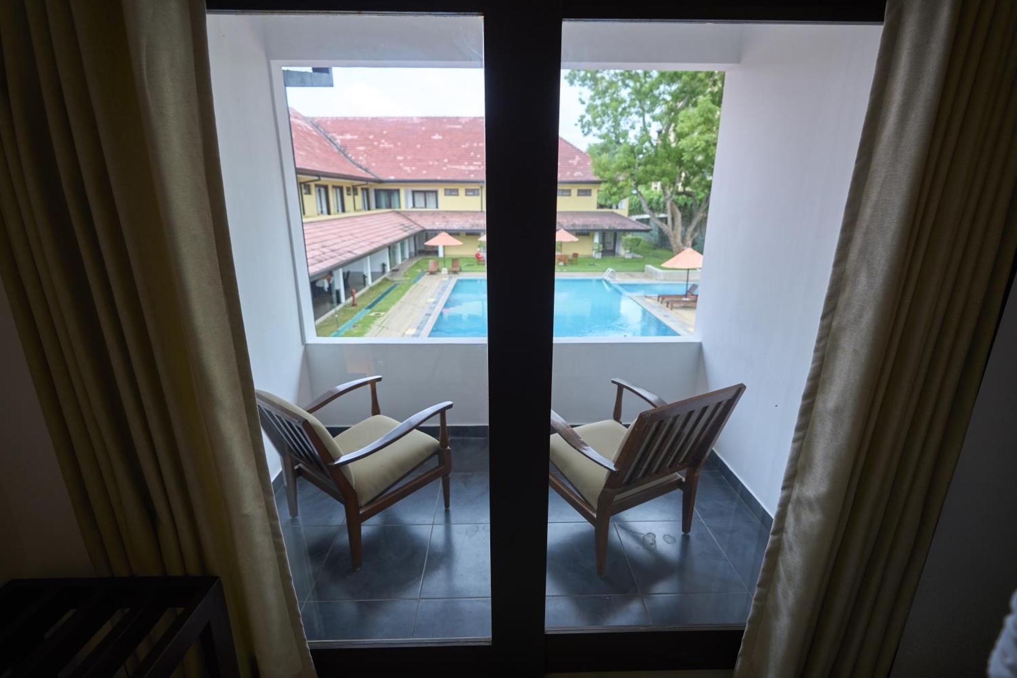 Rajarata Hotel Anurâdhapura Extérieur photo