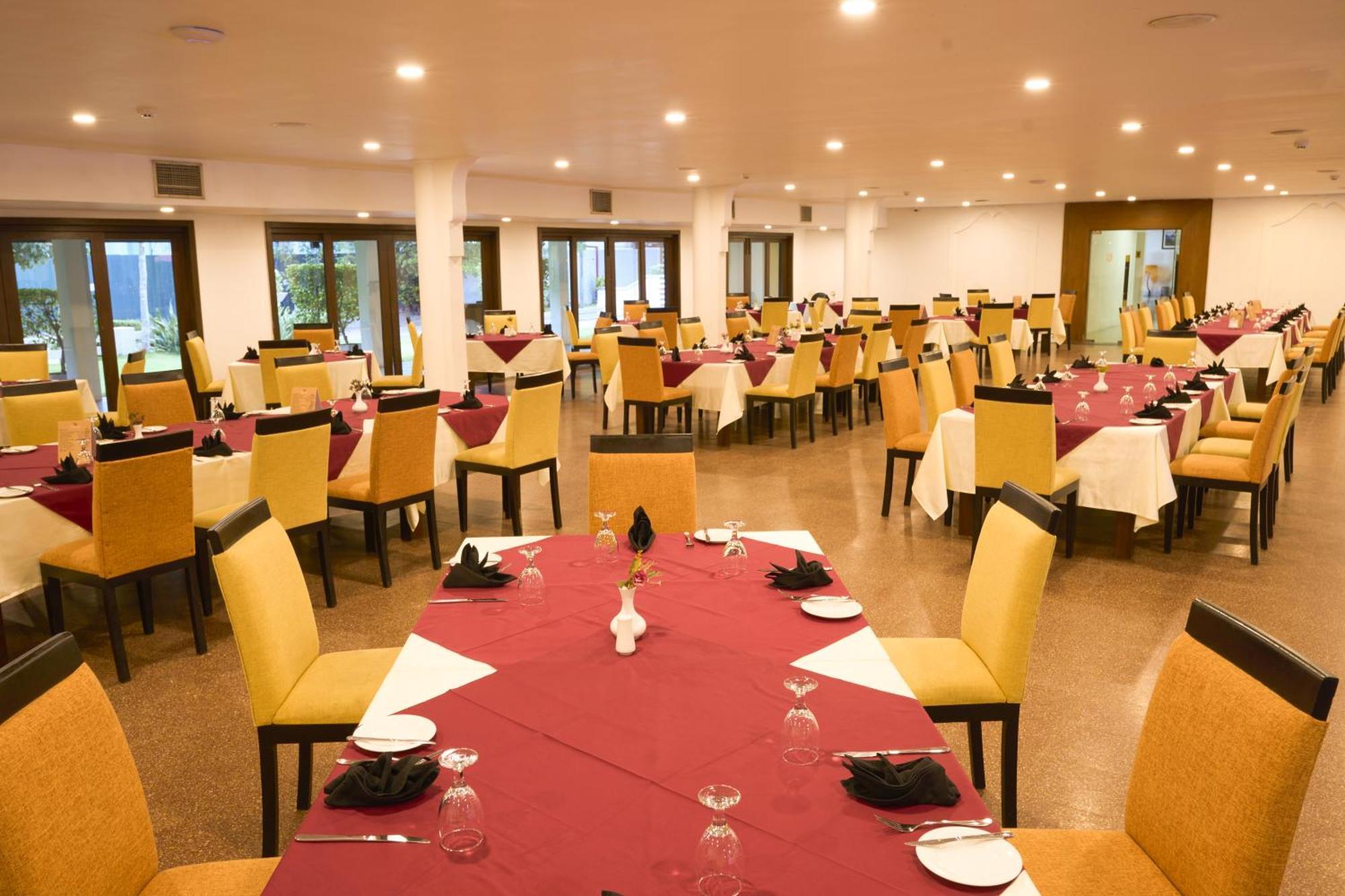 Rajarata Hotel Anurâdhapura Extérieur photo