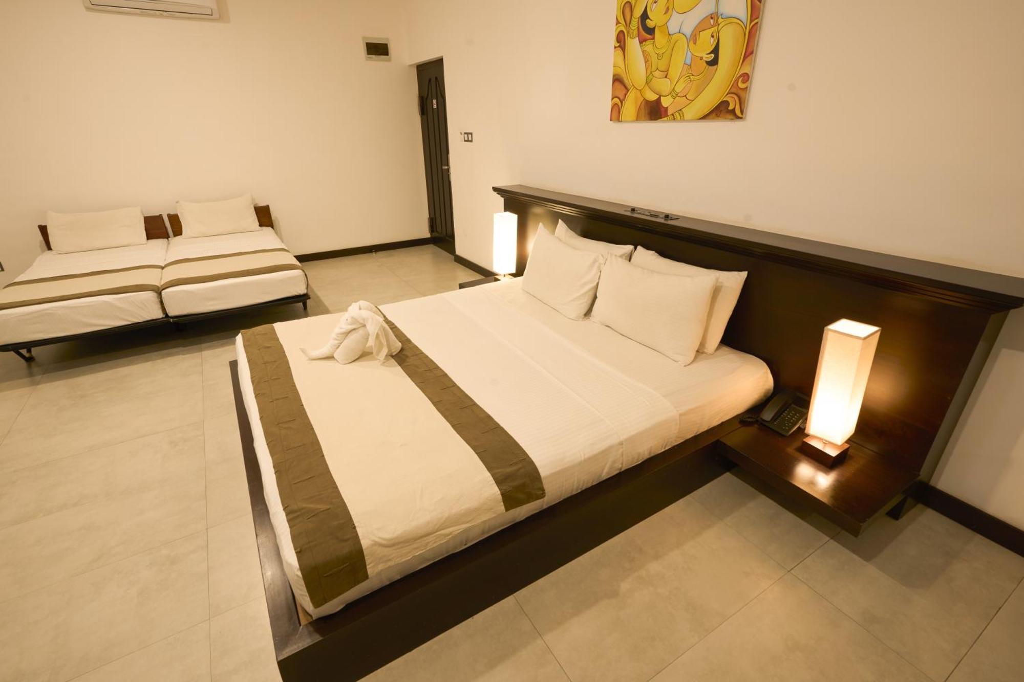Rajarata Hotel Anurâdhapura Extérieur photo