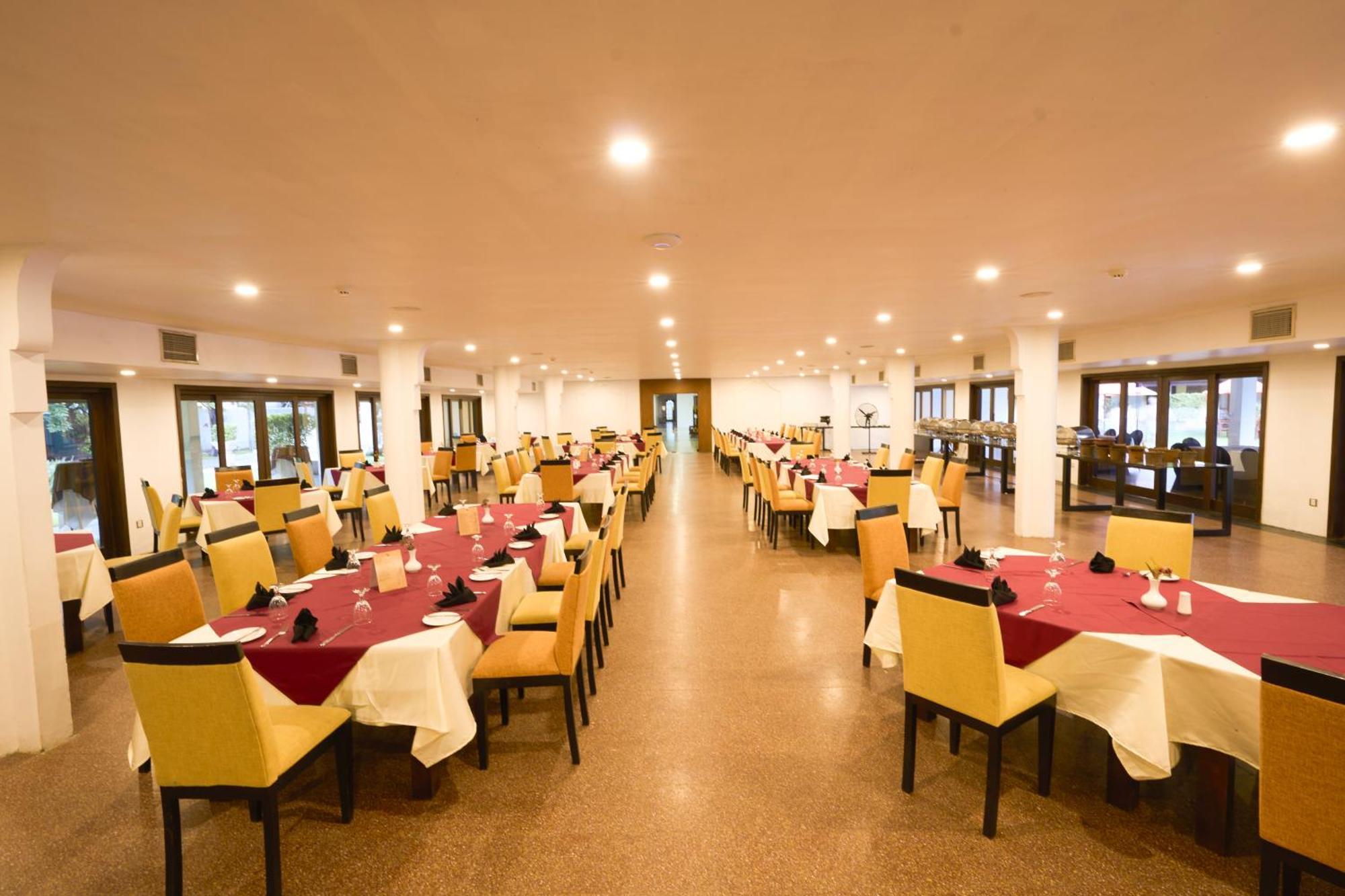 Rajarata Hotel Anurâdhapura Extérieur photo